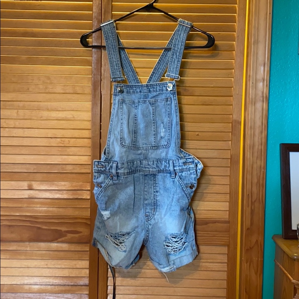 Short overalls